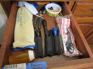 lot 200 image: ALL CONTENTS OF 4 KITCHEN DRAWERS