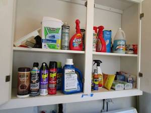 lot 217 image: CONTENTS OF WASHROOM CABINET