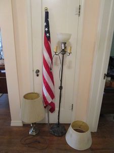 lot 233 image: AMERICAN FLAG ON POLE, 2 TABLE LAMPS, 1 PEDESTAL LAMP