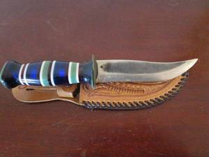 lot 252 image: FIXED BLADE KNIFE IN LEATHER CASE