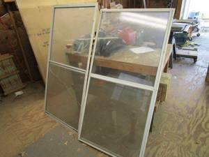 lot 343 image: 2 WINDOWS, ONE IS BROKEN BEHIND THE SCREEN