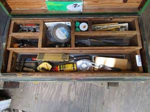 lot 353 image: CONTENTS OF TOP SECTION OF CRATE,&nbsp&nbspBOX OR CRATE NOT INCLUDED, MUST BRING SOMETHING TO CARRY THEM IN