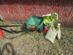lot 360 image: SPREADER &amp LAWN CARE ITEMS