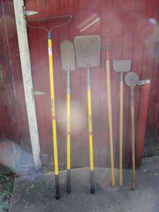 lot 402 image: SHOVELS, RAKES, HOE