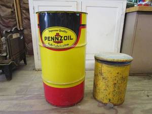 lot 260 image: PENNZOIL 15 GAL DRUM &amp VINTAGE METAL TRASH CAN