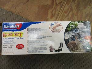 lot 284 image: HAVAHART EASY SET ANIMAL CAGE TRAP, NEW IN BOX