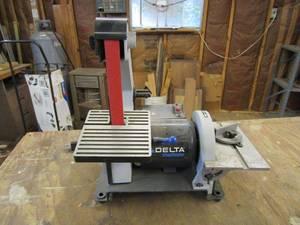lot 306 image: DELTA SHOPMASTER 1 BELT SANDER &amp 5 DISC SANDER COMBO