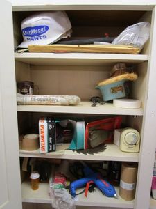 lot 313 image: ENTIRE CONTENTS OF SHELVES, SAW BLADES, GLUE GUN, LIGHTING &amp MORE