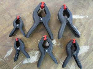 lot 319 image: DIFFERENT SIZE SPRING CLAMPS