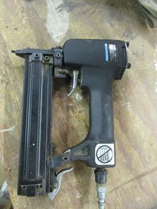 lot 283 image: CAMPBELL HAUSFELD PROFESSIONAL BRAD NAILER MODEL NB0030