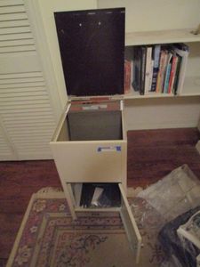 lot 224 image: SMALL OFFICE STANDING FILE CABINET