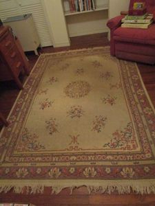 lot 287 image: VINTAGE AREA RUG, NEEDS CLEANING