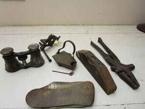 lot 299 image: ANTIQUE OPERA GLASSESBINOCULARS, WATCHMAKERS VISE W ANVIL, EARLY 1900s SOLE SUPPORT, ANTIQUE LEVEL &amp PLIERS
