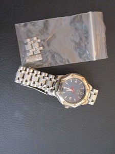 lot 364 image: MENS HARLEY DAVIDSON STAINLESS STEEL WATCH W XTRA LINKS