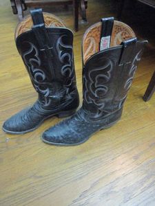 lot 378 image: NOCONA MENS COWBOY BOOTS SIZE 9