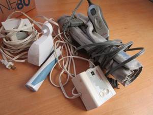 lot 124 image: ELECTRIC TOOTHBRUSH, SUNBEAM HEATING BLANKET CONTROLS