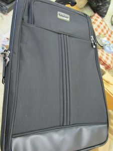 lot 119 image: CHELSEA BY LONDON FOG SUITCASE, OPEN BOX, APPEARS UNUSED