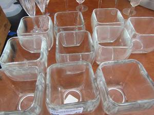 lot 37 image: 10 glass square bowls