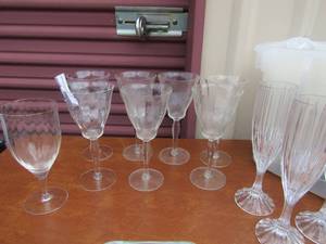 lot 38 image: Assorted champagne and wine glasses
