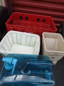 lot 75 image: Blue water jug, baskets, crates and more