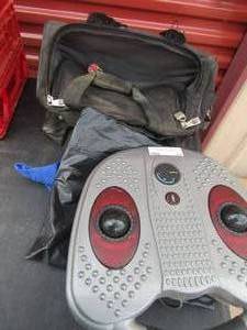 lot 76 image: Heated foot massager and insulated bag
