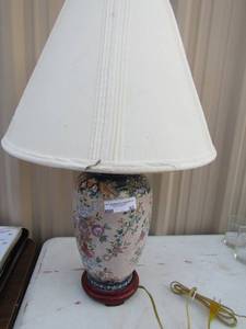 lot 92 image: Floral lamp with shade