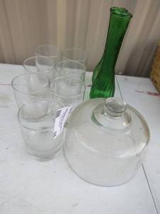 lot 94 image: 2 green glass vases,  7 whisky glasses and CHEESE DOME