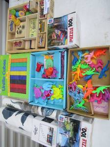lot 117 image: Childrens dinosaur wall papers, wall stamps