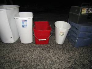 lot 13 image: Wastebaskets mop buckets and storage containers