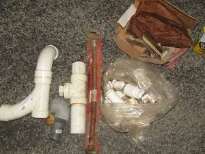 lot 19 image: Nails for nail gun  PVP pipe fitting