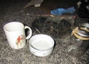 lot 26 image: OKLAHOMA TRAY & COASTER SET - METAL CUP, BOWL PLUS