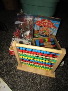 lot 28 image: Play kitchen set and kids game lot