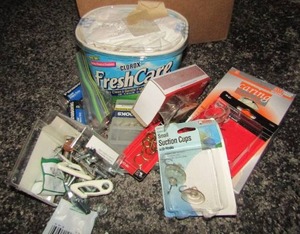 lot 29 image: DISPOSABLE Gloves, FRESH CARE,  batteries shower caps