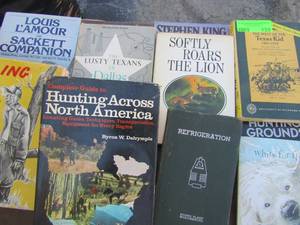 lot 133 image: 11 different books- White Fur flying, Softly Roars the Lion, The West of the Texas Kid and more