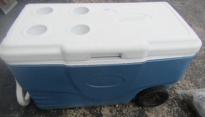 lot 182 image: COLEMAN ROLLING ICE CHEST