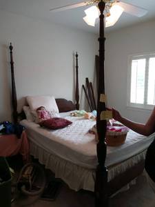 lot 211 image: ChippendaleQueen Ann style four poster bed - Queen size - no mattress