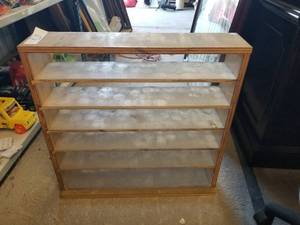 lot 17 image: Display cabinet