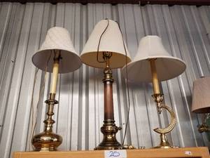 lot 20 image: Selection of Table lamps