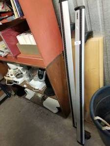 lot 30 image: Thule roof top luggage racks