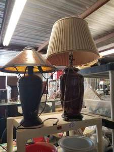 lot 50 image: Selection of table lamps
