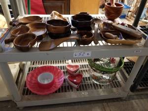 lot 52 image: Selection of wood bowls