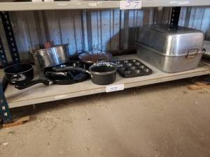 lot 58 image: Selection of of cookware