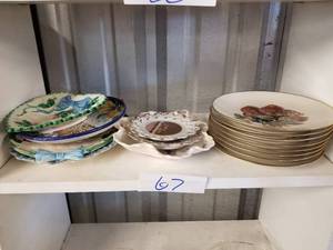 lot 67 image: Selection of dishware