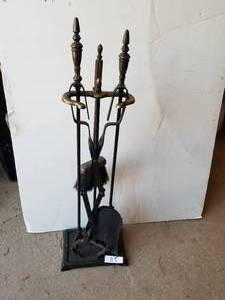 lot 115 image: Fireplace set