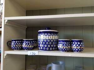 lot 136 image: Cannister with lid and matching bubble mugs