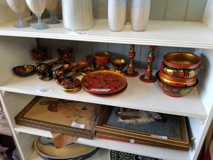 lot 138 image: Selection of Russian folk art items