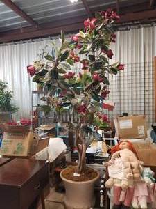 lot 143 image: Tall fake plant in pot