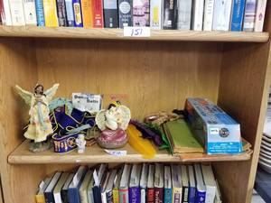 lot 152 image: Selection of Native American collectibles