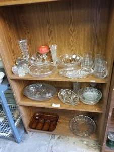 lot 157 image: Selection of glassware
