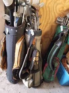 lot 180 image: Set of Golf clubs with bag